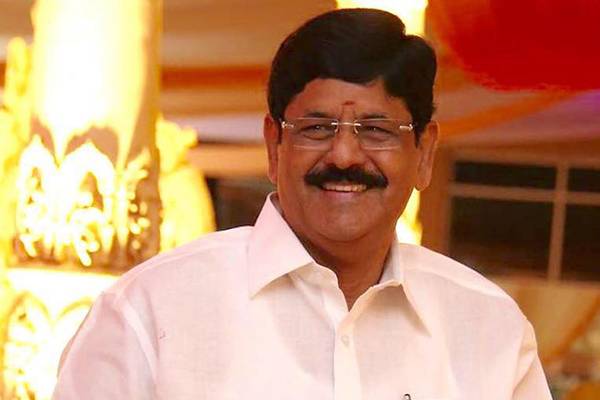 Anam Ramanarayana Reddy Meets YS Jagan in Lotus Pond
