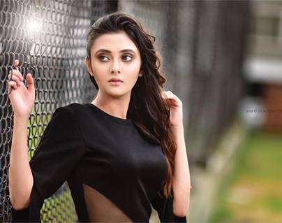 Arjun-Reddy-Remake--Heroine