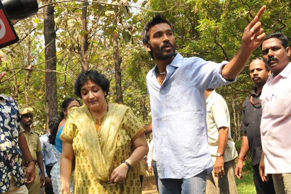 Charge-sheet-to-Be-Filed-on-Latha-Rajinikanth!