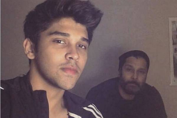 Coffee-Debut-for-Vikram-Son-Dhruv