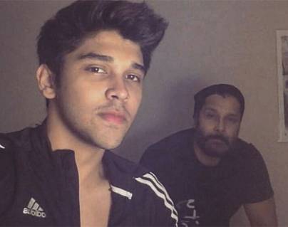 Coffee-Debut-for-Vikram's-Son-Dhruv