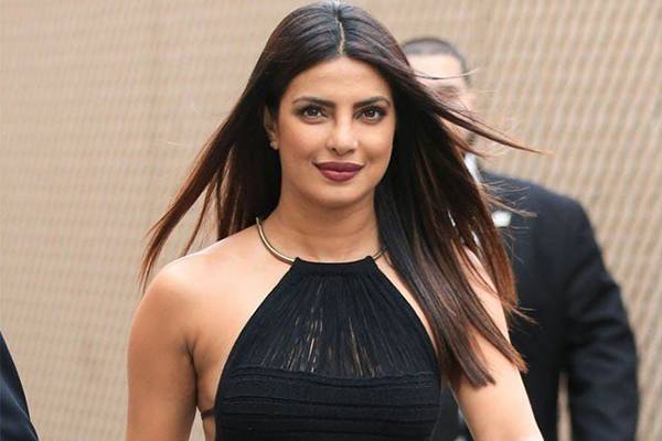 Did Top Heroine Priyanka Chopra Manipulate Megastar’Salman Khan's Team?