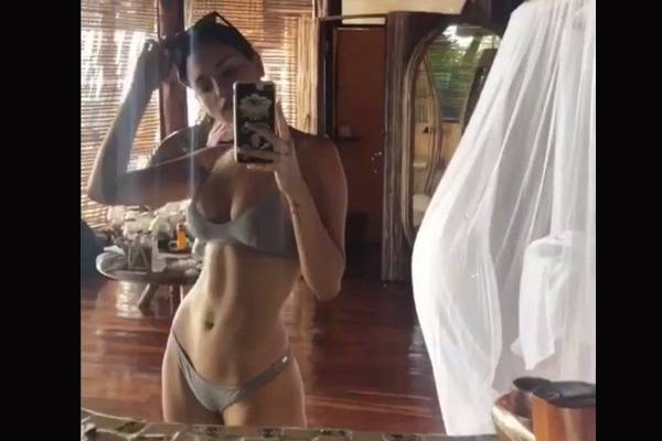 Eiza-Gonzalez---Josh-Duhamel