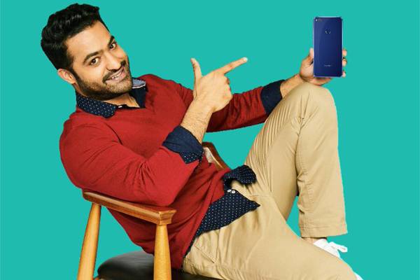 Jr NTR at Photo Shoot- Such a Presenter!