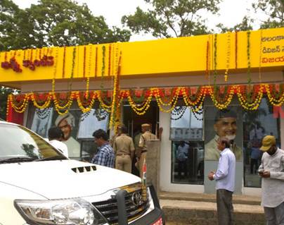 Opposition-Shudders-At-Anna-Canteens--Success