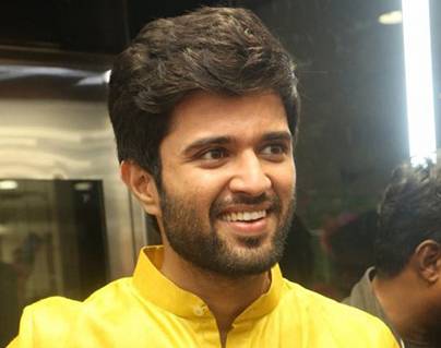 Producer Didn't Find Suitable Girl for Vijay Deverakonda!