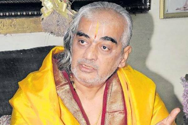 Ramana Deekshitulu praises Chandrababu naidu
