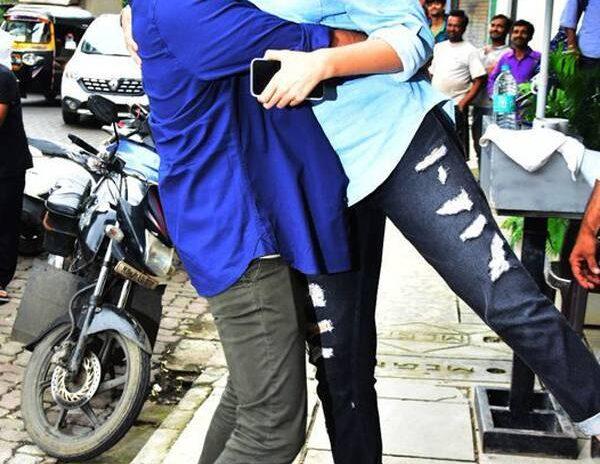 Sonam Kapoor Goes All Blushing as Husband Gets Romantic in Public