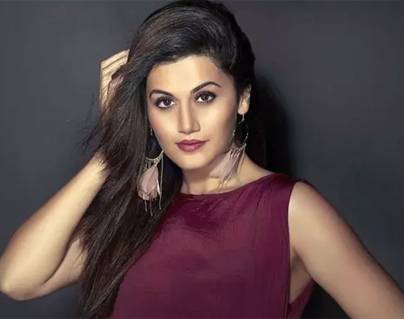 Taapsee-Pannu-Threatening-Makers-with--High-Pay