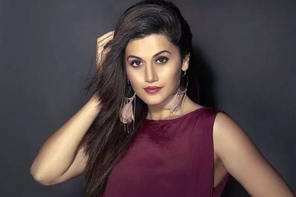Taapsee-Pannu-Threatening-Makers-with-High-Pay