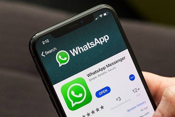 WhatsApp Introduces 'Forwarded' Messages to Tackle Fake News