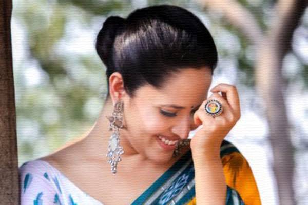 anasuya-bharadwaj-tweete on-chi-la-sow-diector-rahul-ravindran