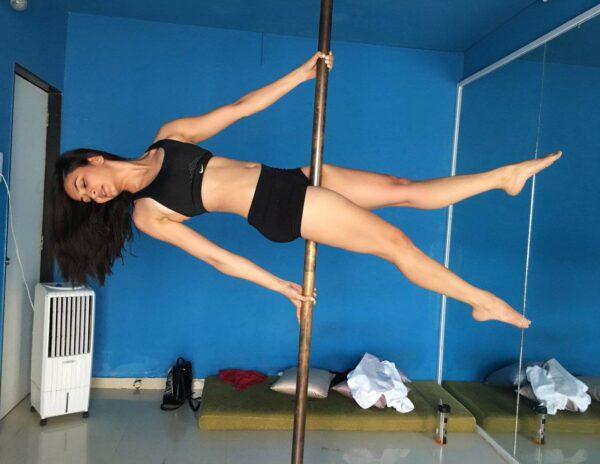 kriti kharbanda pole yoga