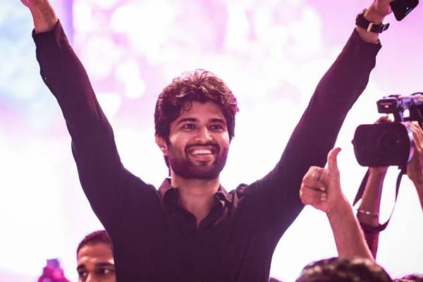 Geetha-Govindam-First-Day-Collections-Put-Vijay-Deverakonda-In-Spotlight-At-Top