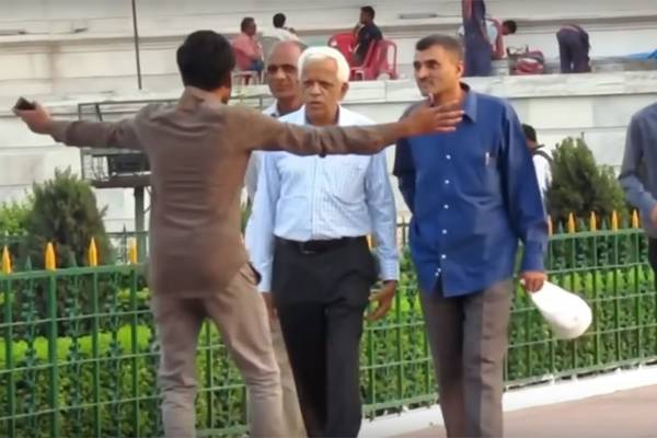 Hyderabad-Police-Get-Sore-on-Prankster-Young