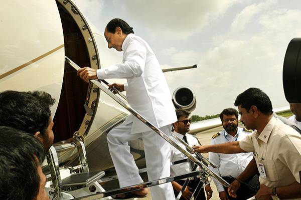 KCR's First Meeting with Modi After Parliament Praise