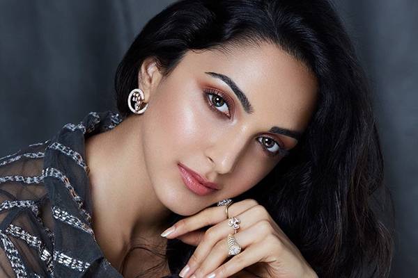 Recreating Magic: Kiara Advani's Dance for 90s Most Popular Song Urvasi Urvasi