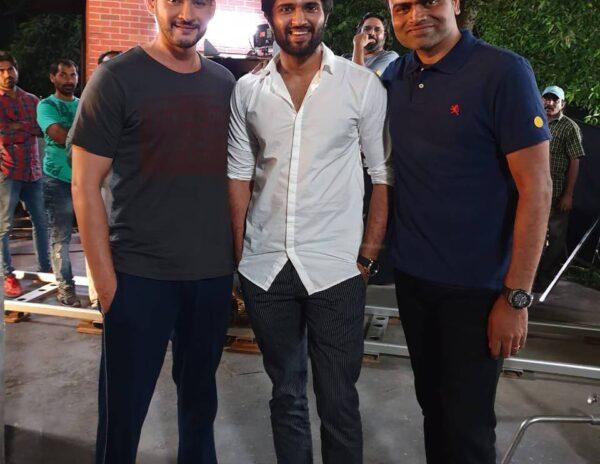 vijay deverakonda met mahesh babu on the sets of Maharshi 