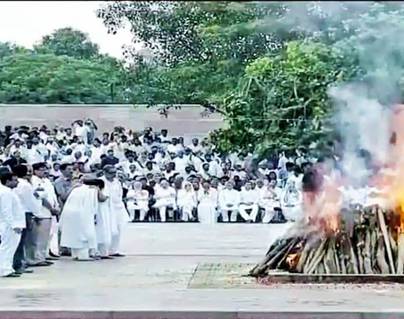 Modi and Shah Walked Along with Vajpayee in His Final Journey