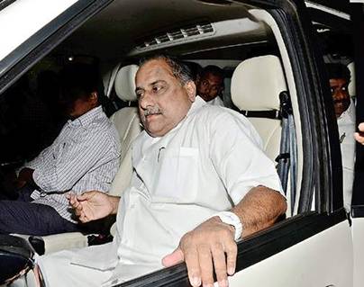 Pawan Kalyan offering MP seat to Mudragada Padmanabham