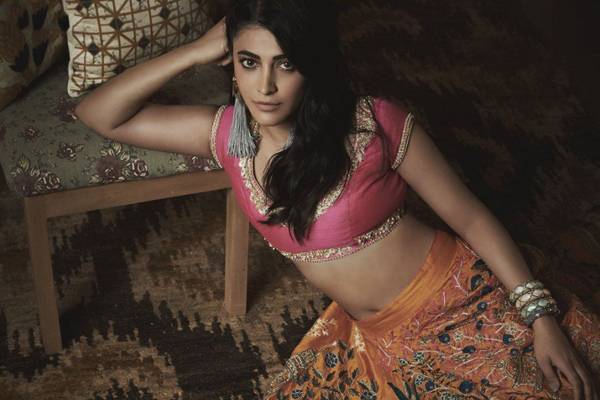 Shruti-Haasan's-Insensitive-Tweet-Created-a-Storm-in-The-Cup