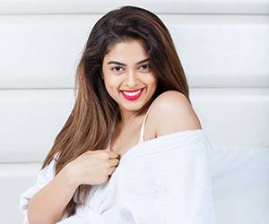 Siddhi Idnani Latest Stills