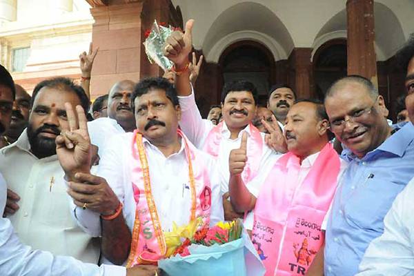 TRS Party votesd for NDA supported Rajya Sabha Deputy Speaker