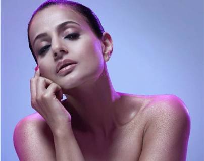 Trolls-Call-Actress-Ameesha-Patel-Aunty-for-the-Hot-Pic