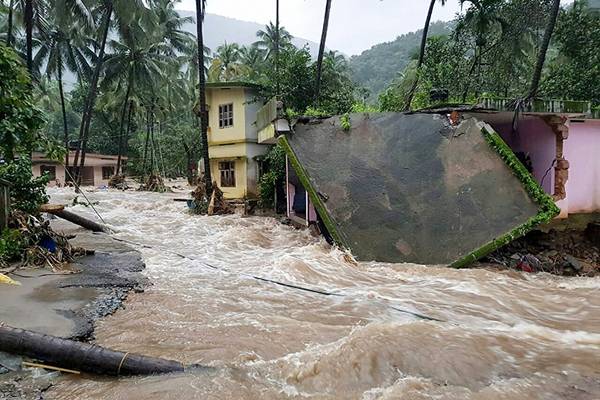 UAE denies Rs 700 crore  for kerala floodds