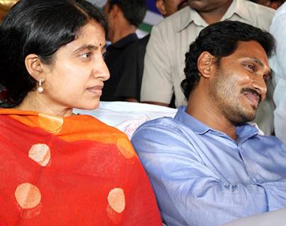 ys jagan wife-ys bharathi-named-ed-chargesheet