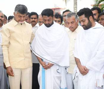 Harikrishna No More: All Eyes on Tarak and Kalyan Ram