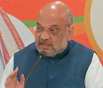 Amit Shah Throws Non-bailable Warrant Blame on Congress