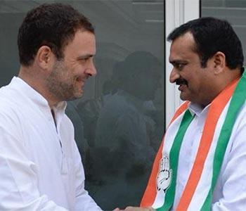 Bandla - Ganesh Joins - Congress Party