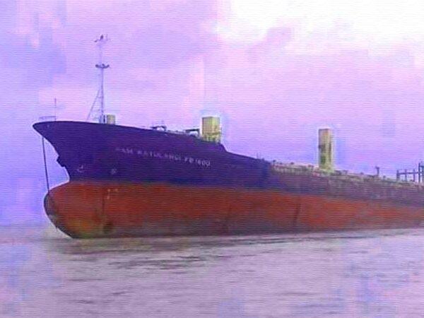'Ghost ship' in Myanmar: