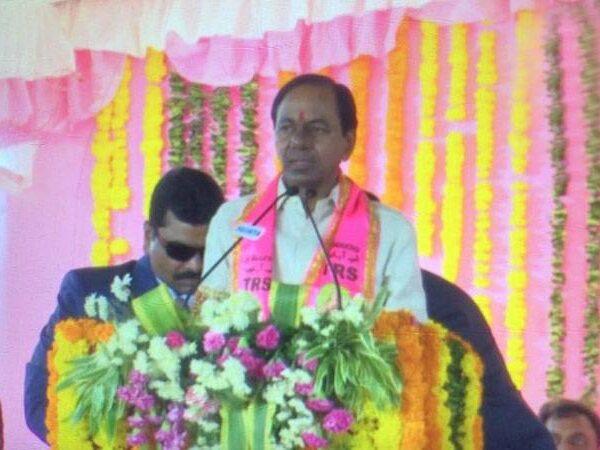 KCR-Stuns-Narendra-Modi,-Brushing-Off-Center's-Co-Operation