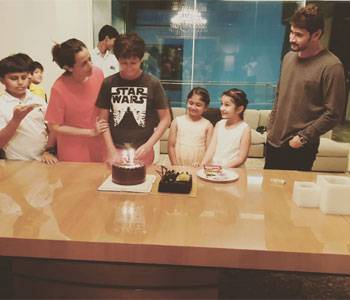 Midnight-Celebrations-in-Mahesh-Babu's-Home