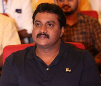No-Loud-Comedy-from--Sunil