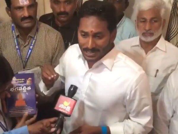 Prabodhananda-Swami---BJP-YS-Jagan