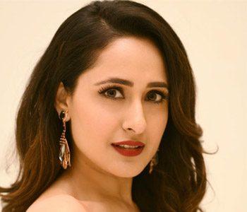 Pragya-Jaiswal-Heartbreaking