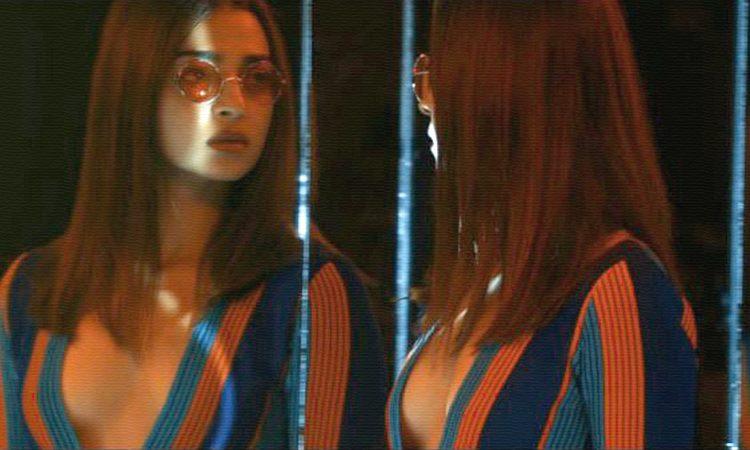 Radhika Apte Unbuttoned Shirt Leaked for Publicity