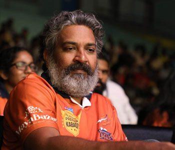 SS-Rajamouli-and-His-Family-Cheering-for-Their-Nalgonda-Eagles-Team