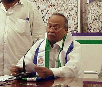 Vasantha Nageswara Rao apology about phone call