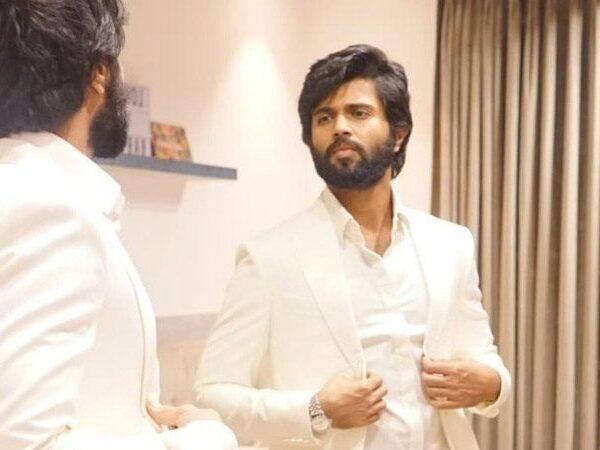 Vijay-Deverakonda-Clarifies-Remuneration-Hike-Reports