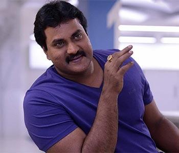 Sunil's Self Punch But Blaming Others