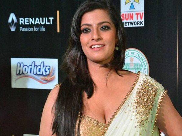 varalaxmi-sarathkumar-paid-reviews-if-not-crappy-reviews