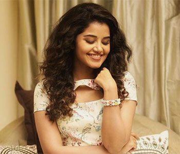 Anupama Parameswaran - Hello Guru Prema -Kosame- Script