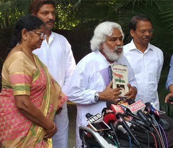 Gaddar Meets Rahul Gandhi in Delhi