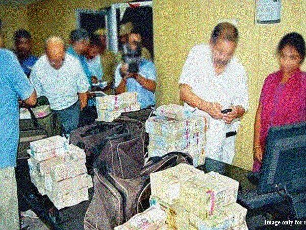 Income Tax Raids Target MOUs at Fin 10 Summit?