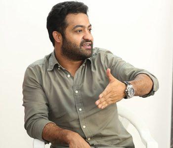 Jr NTR Reads His Face Before Going for a Take - Penchal Das