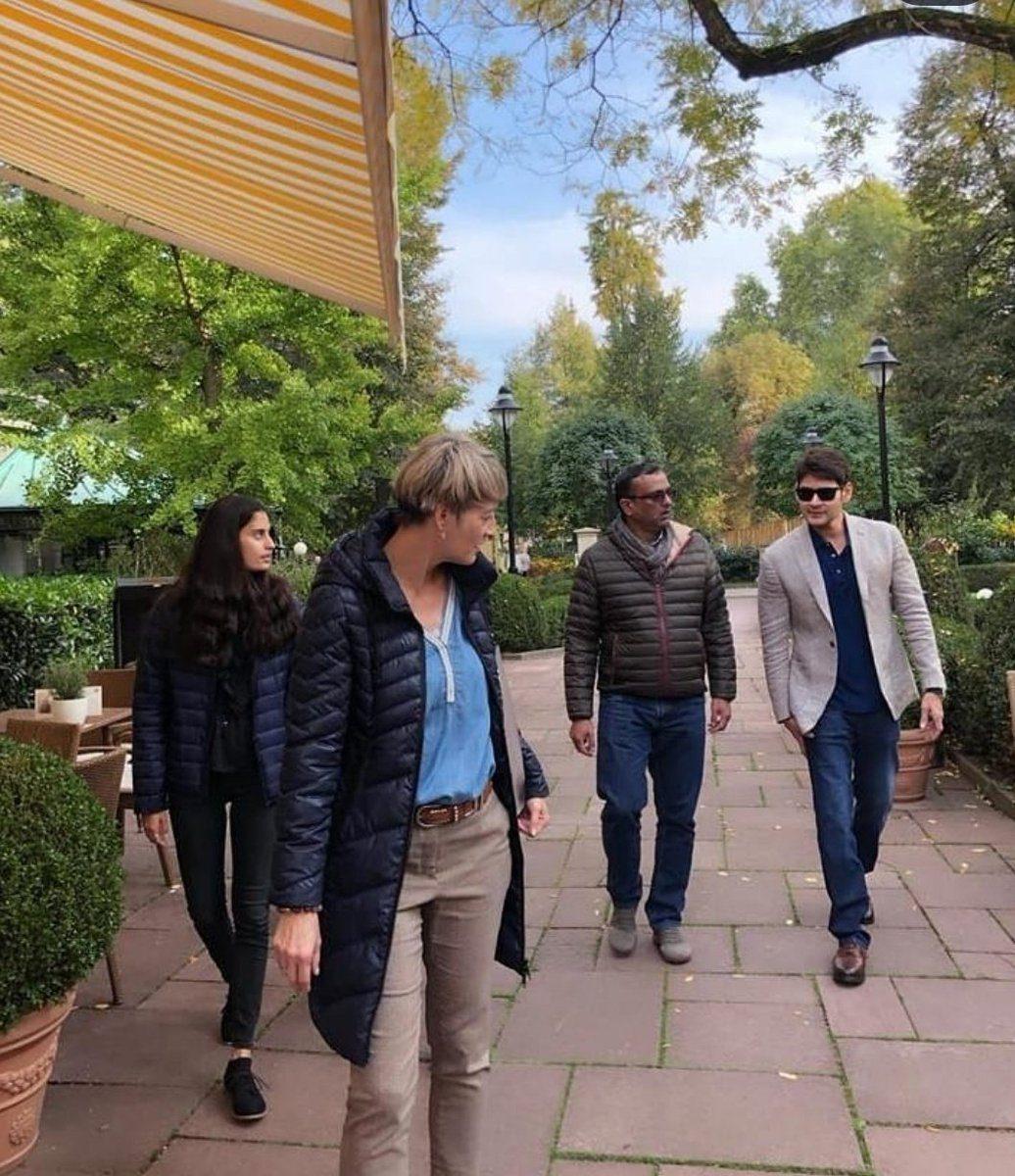 Mahesh Babu leaked photos with clean shave